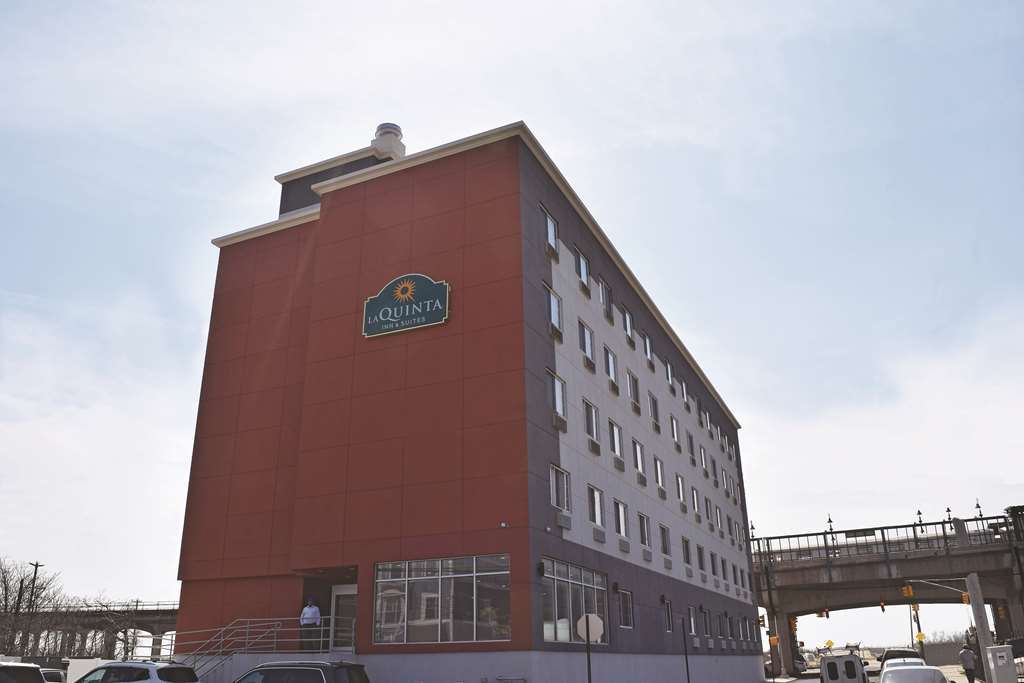 La Quinta Inn & Suites Far Rockaway - Beach Hotel Nowy Jork Zewnętrze zdjęcie