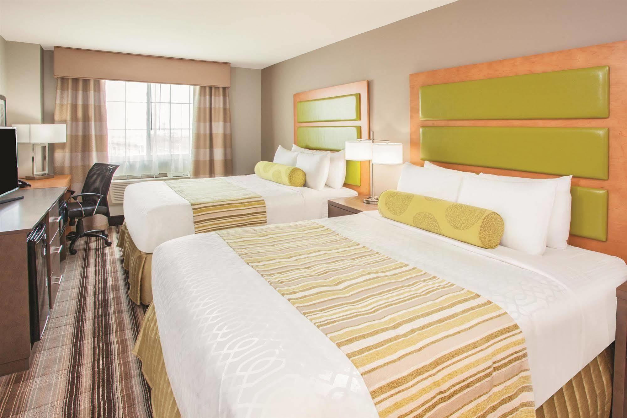 La Quinta Inn & Suites Far Rockaway - Beach Hotel Nowy Jork Zewnętrze zdjęcie