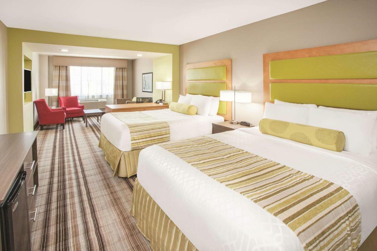 La Quinta Inn & Suites Far Rockaway - Beach Hotel Nowy Jork Zewnętrze zdjęcie