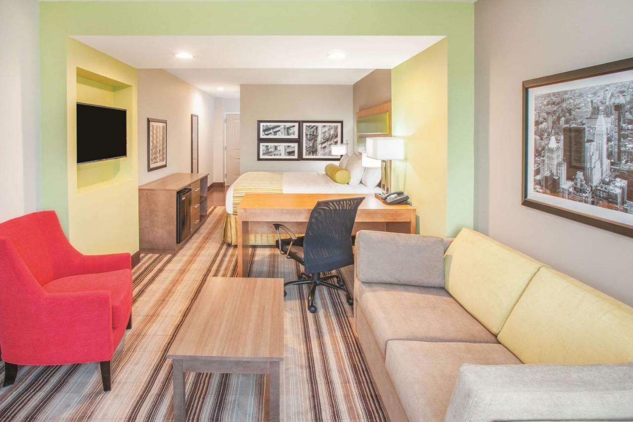 La Quinta Inn & Suites Far Rockaway - Beach Hotel Nowy Jork Zewnętrze zdjęcie